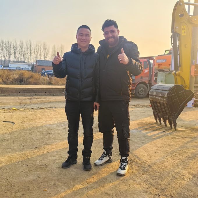 latest company news about Iranian customers personally purchase Komatsu 400-8R 1